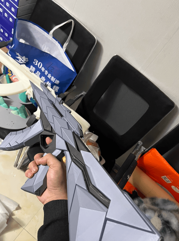 Handmade Resin Prop Gun Replica – 90cm Collectible Cosplay Display Model